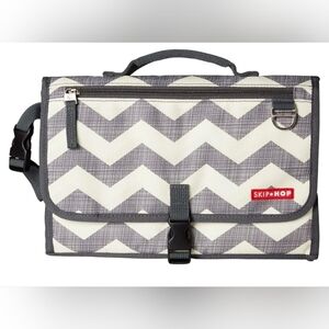 Skip Hop Pronto‎ Signature Changing Station